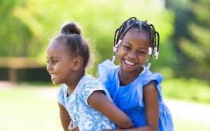 Shutterstock Crianças negras devem ter consciência da própria negritude e entender que ela não é um problema
