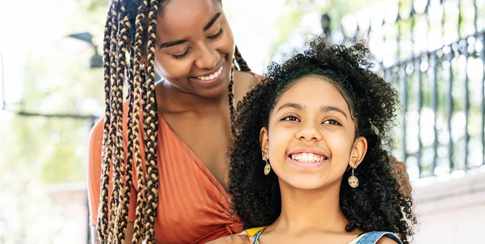 Dia das crianças: saiba como lidar com o cabelo cacheado das meninas -  Beleza - Extra Online