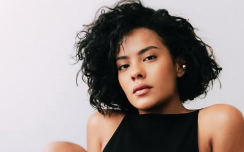 Saiba o porque a capa da RAÇA com Bella Campos é mais que uma escolha estética
