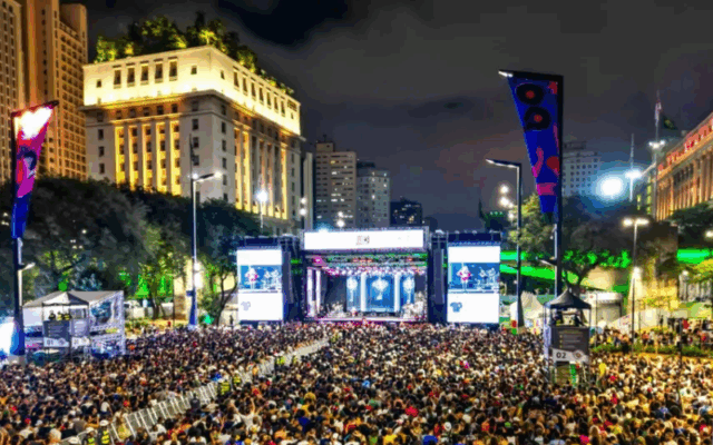 Vale do Anhangabaú lotado para o show da cantora Joelma durante a Virada Cultural 2024, no Centro de São Paulo. — Foto: Edson Lopes Jr/Secom/PMSP