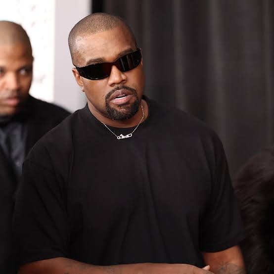 Música polêmica leva Austrália a cancelar visto de Kanye West