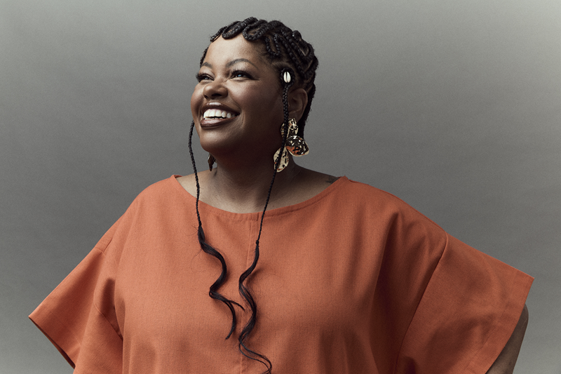 Janine Mathias retorna aos palcos com show que celebra a Música Preta Brasileira