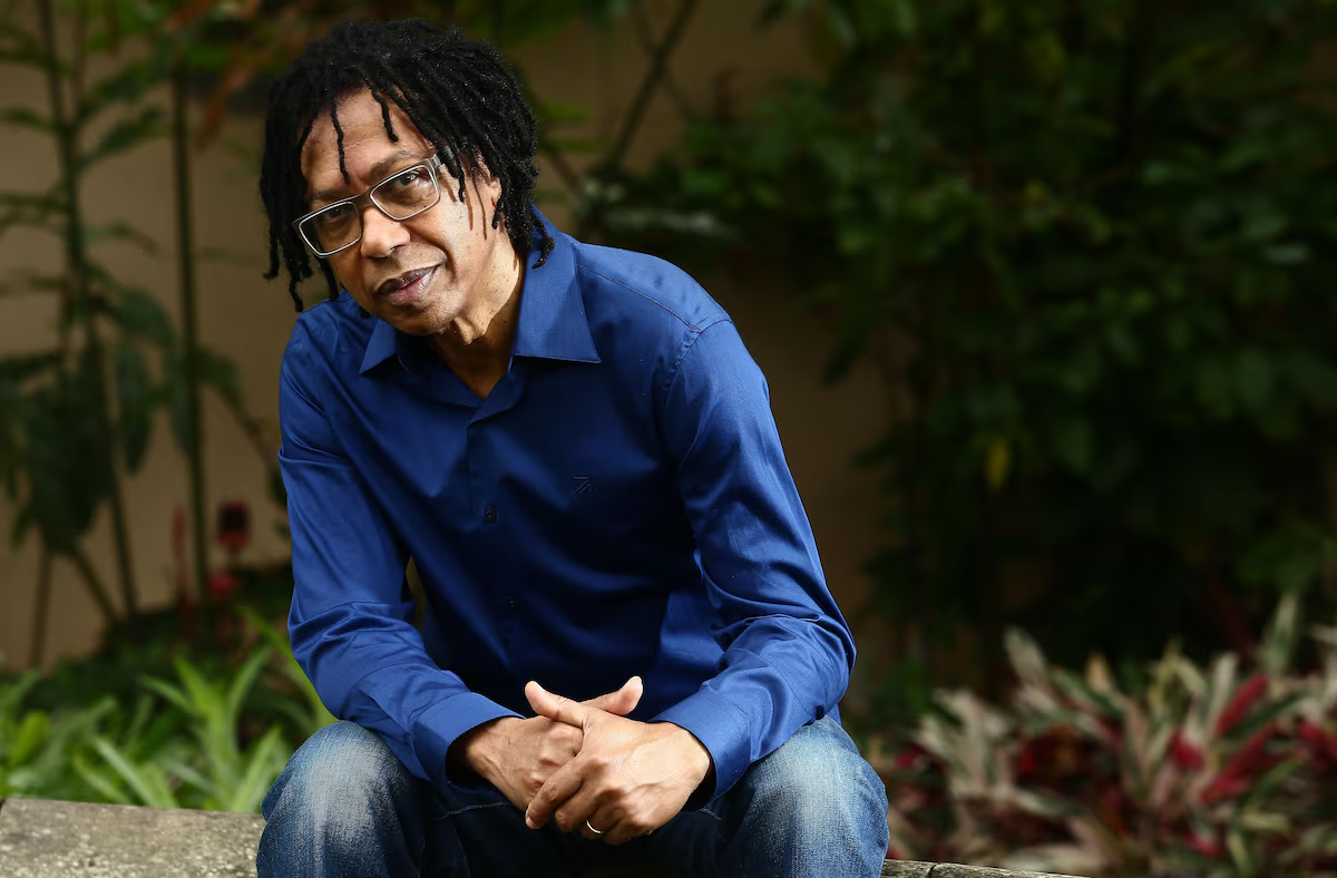 Djavan celebra 50 anos de carreira com desafio criativo para fãs