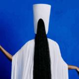 IZA celebra raízes afro-brasileiras em performance inspirada no Egito Antigo no The Town