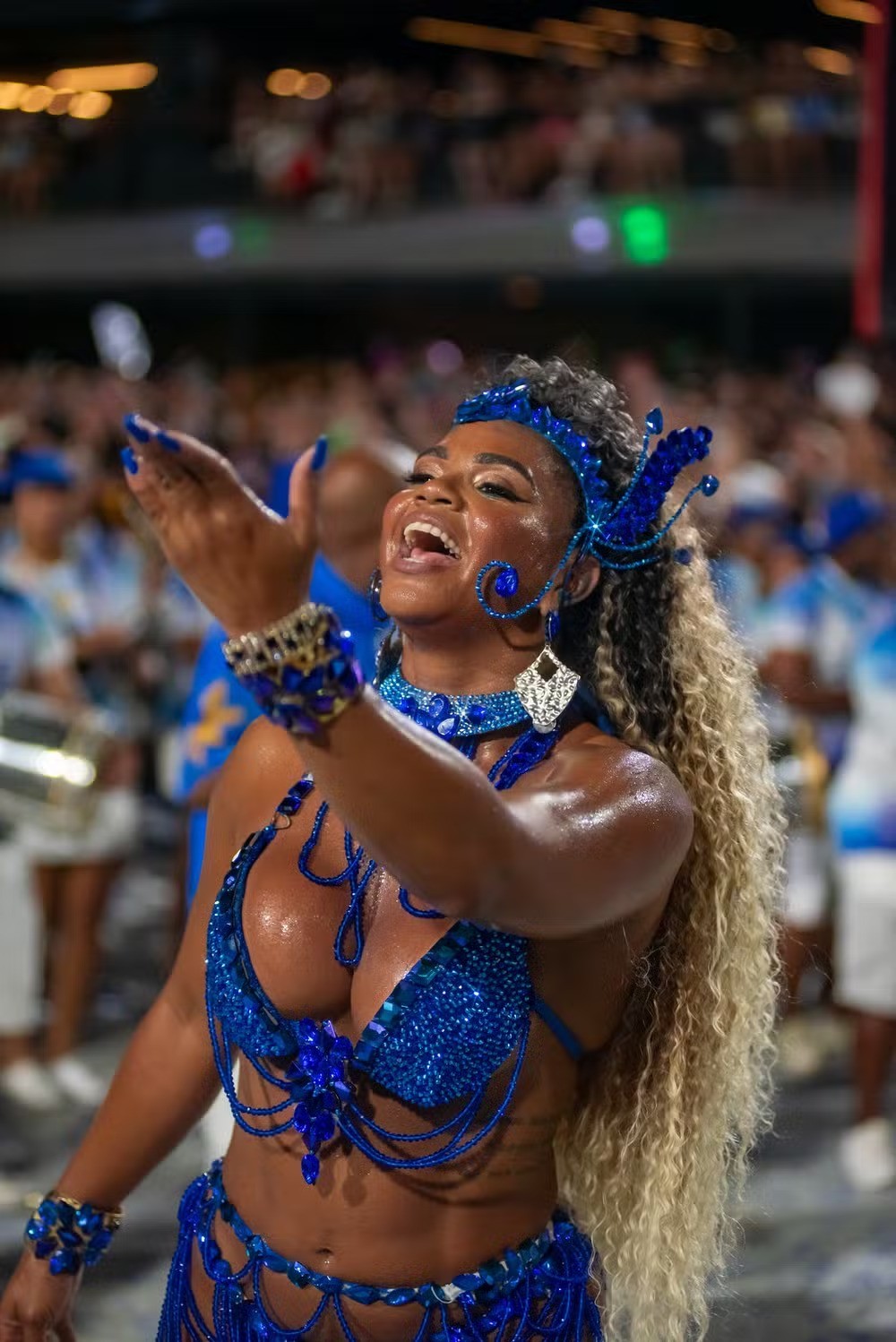 Mais que rainha de bateria, Bianca Monteiro é símbolo de resistência preta no carnaval