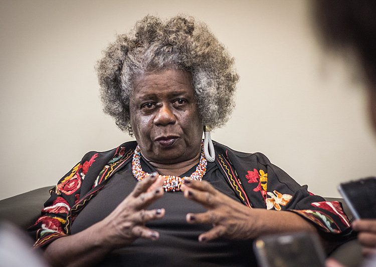 Conceição Evaristo celebra a força das mulheres negras e diz: ‘Escrever é resistir