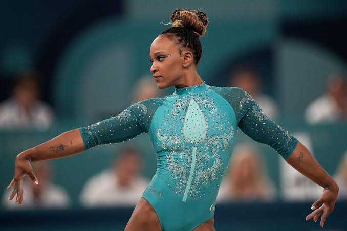 Rebeca Andrade vive um tempo de pausa para cuidar de si e reencontrar o que a faz feliz