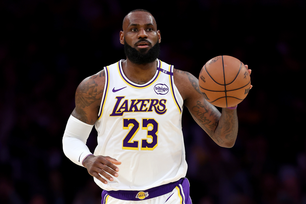 LeBron James é eleito o maior jogador da NBA do século