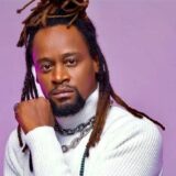 Toni Garrido transforma polêmica em reflexão sobre afeto, arte e representatividade