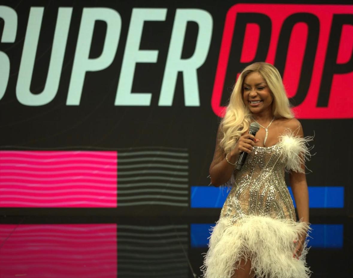 Cariúcha é a primeira mulher negra a apresentar o SuperPop