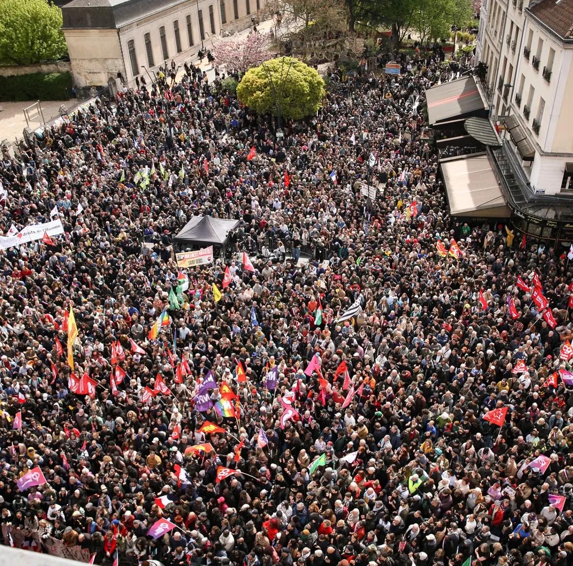 Milhares protestam contra racismo na região de Paris em 4 de abril