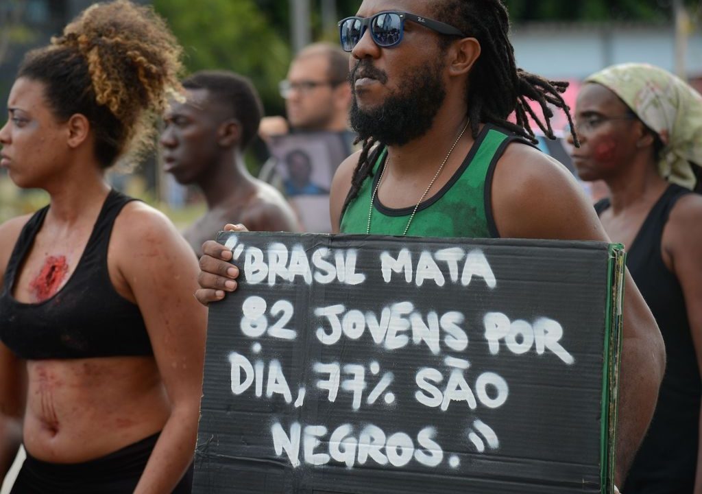 Nova política de segurança sem matança de pobres, jovens e negros